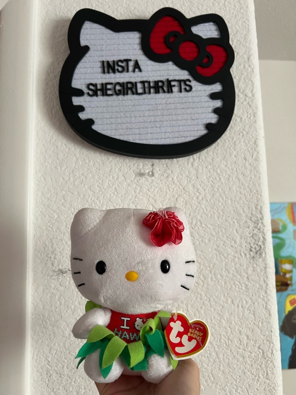 hello kitty Hawaiian plushie